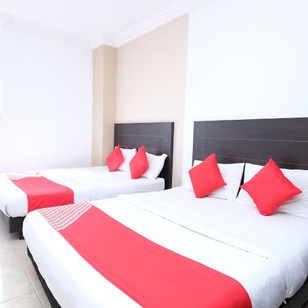 Oyo 717 Mr J Hotel Wakaf Che Yeh 2 Kültér fotó