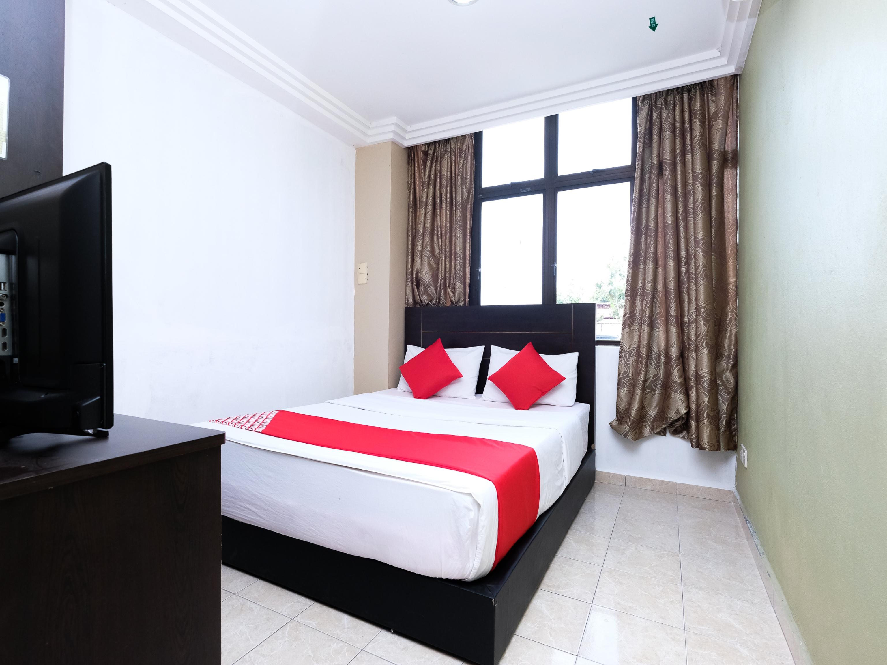 Oyo 717 Mr J Hotel Wakaf Che Yeh 2 Kültér fotó