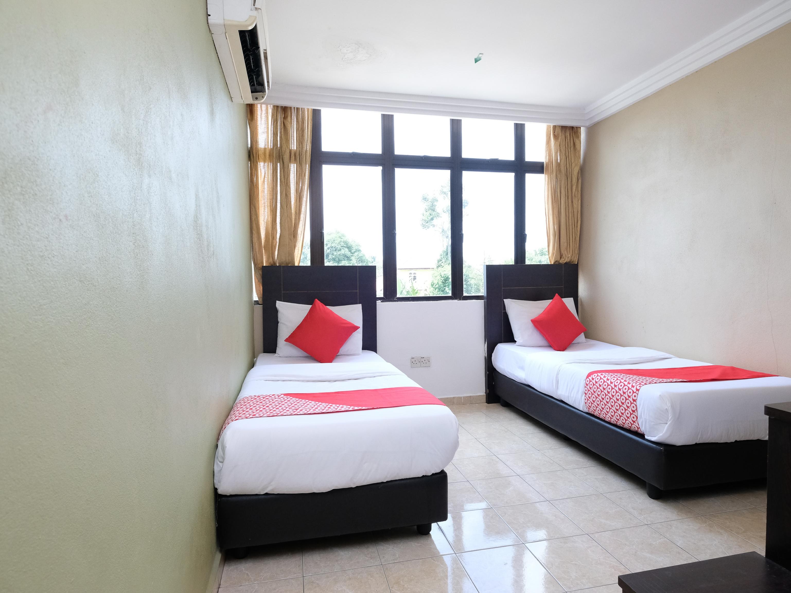 Oyo 717 Mr J Hotel Wakaf Che Yeh 2 Kültér fotó