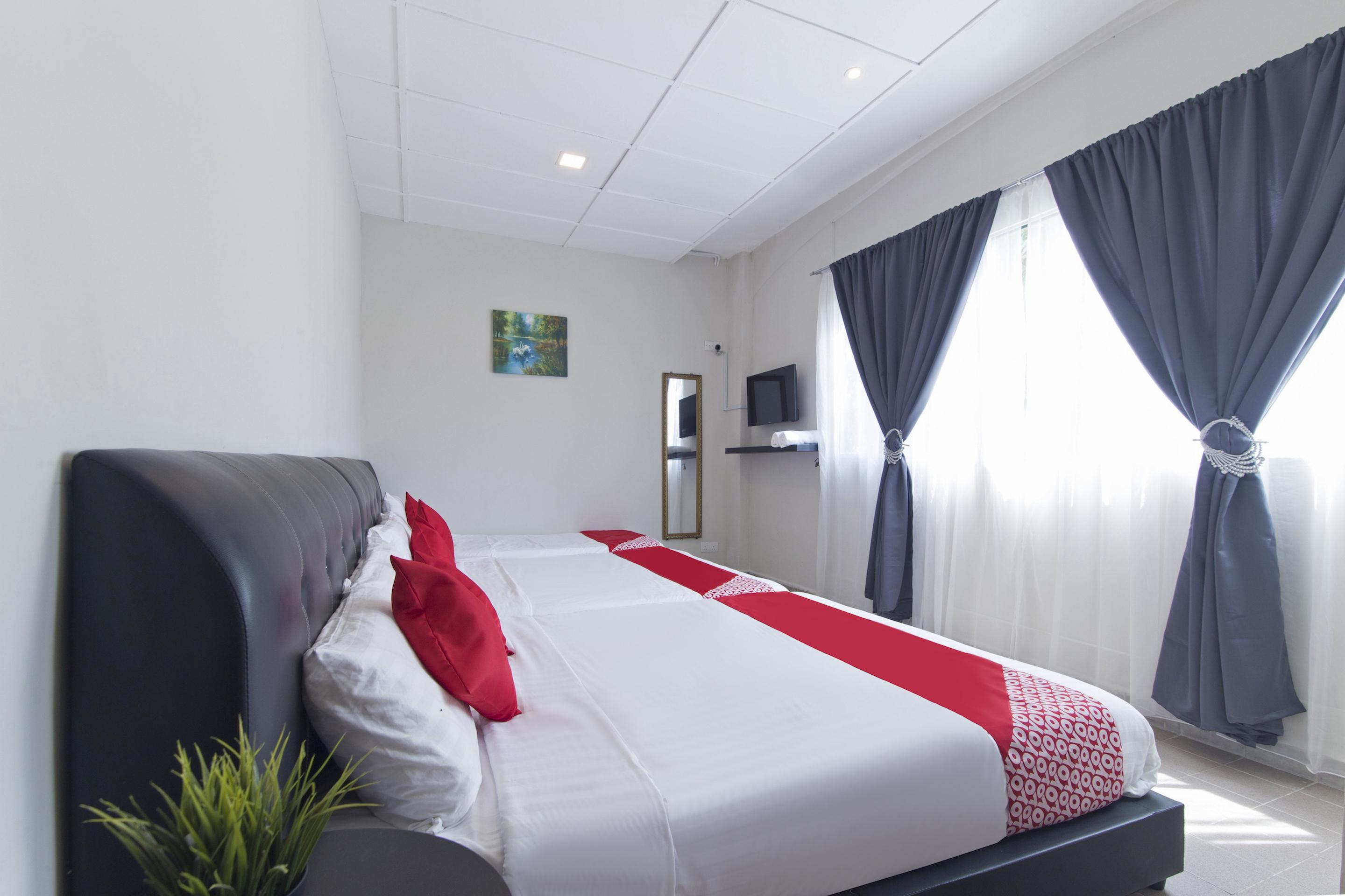 Oyo 717 Mr J Hotel Wakaf Che Yeh 2 Kültér fotó