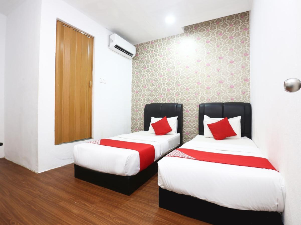 Oyo 717 Mr J Hotel Wakaf Che Yeh 2 Kültér fotó