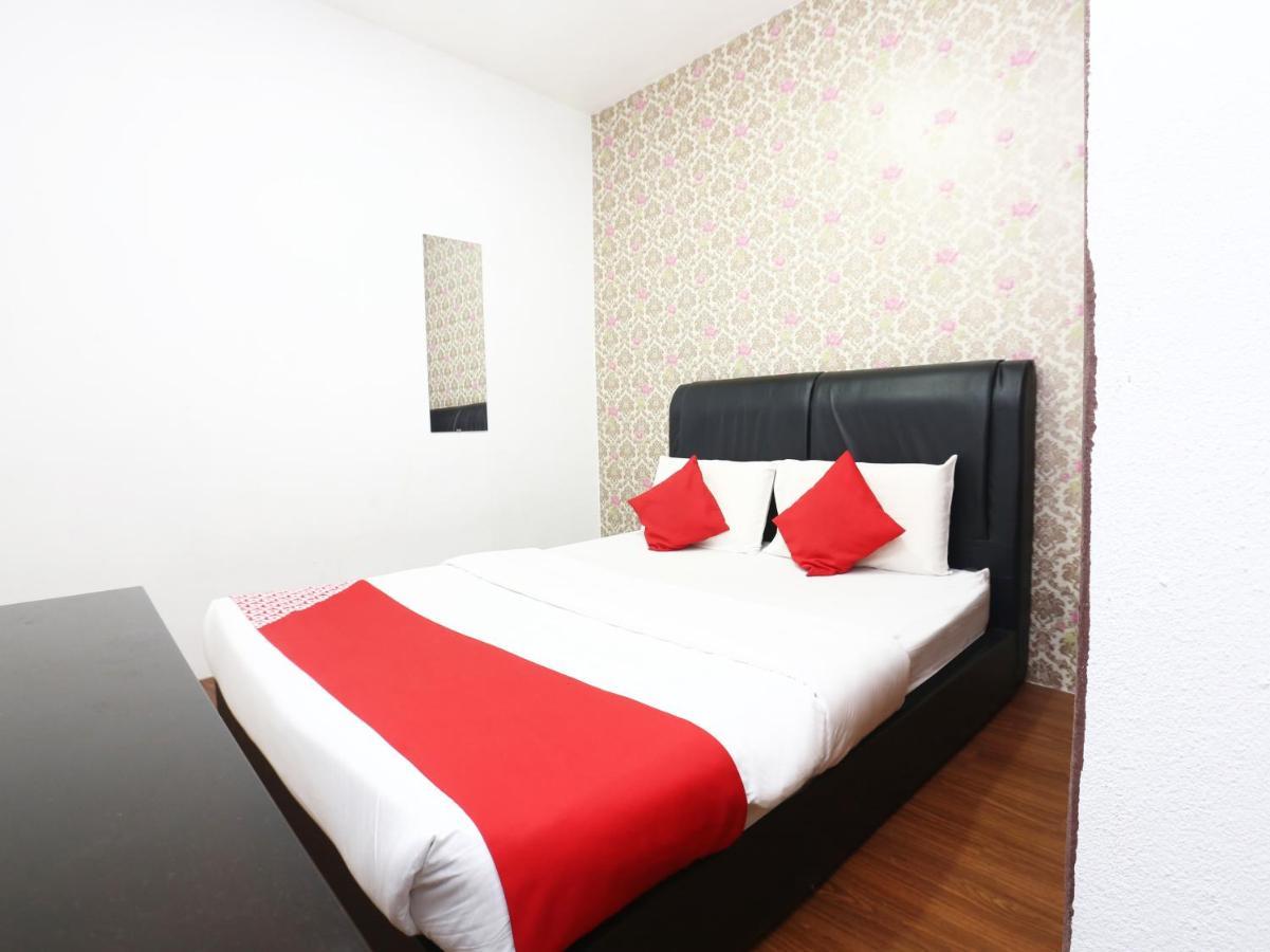 Oyo 717 Mr J Hotel Wakaf Che Yeh 2 Kültér fotó