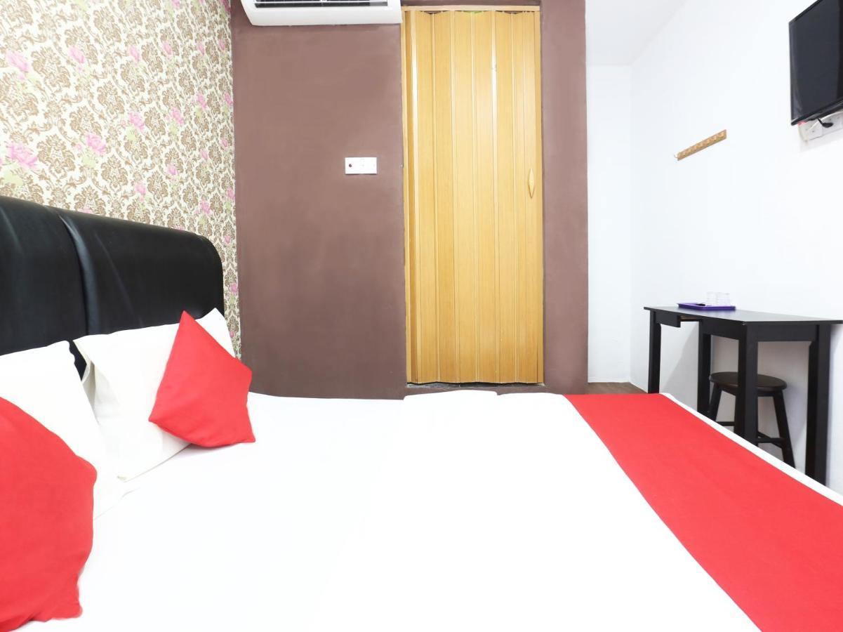 Oyo 717 Mr J Hotel Wakaf Che Yeh 2 Kültér fotó
