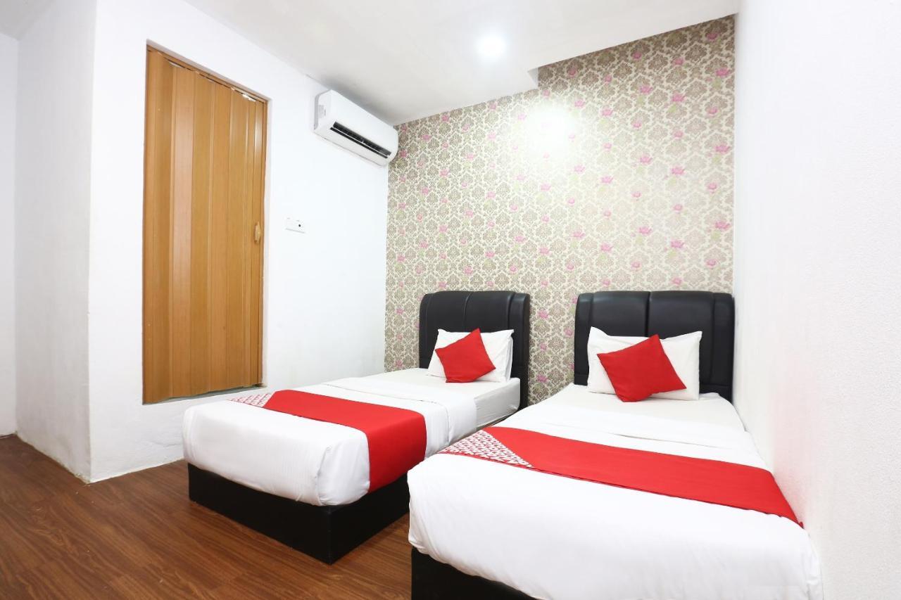 Oyo 717 Mr J Hotel Wakaf Che Yeh 2 Kültér fotó